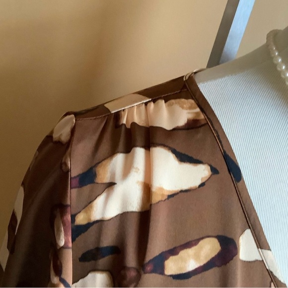 NWT JOSEPH RIBKOFF Satin Animal Print Belted Top Size 10 - Picture 6 of 13